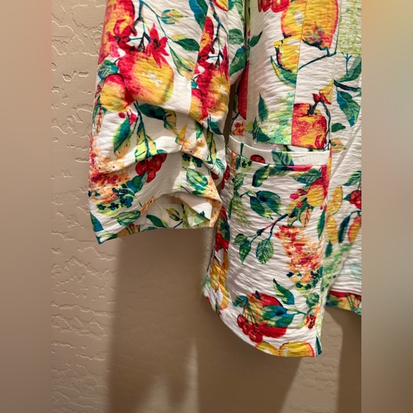 LC Lauren Conrad Fruit Print Ruched Sleeve Blazer - Picture 6 of 7
